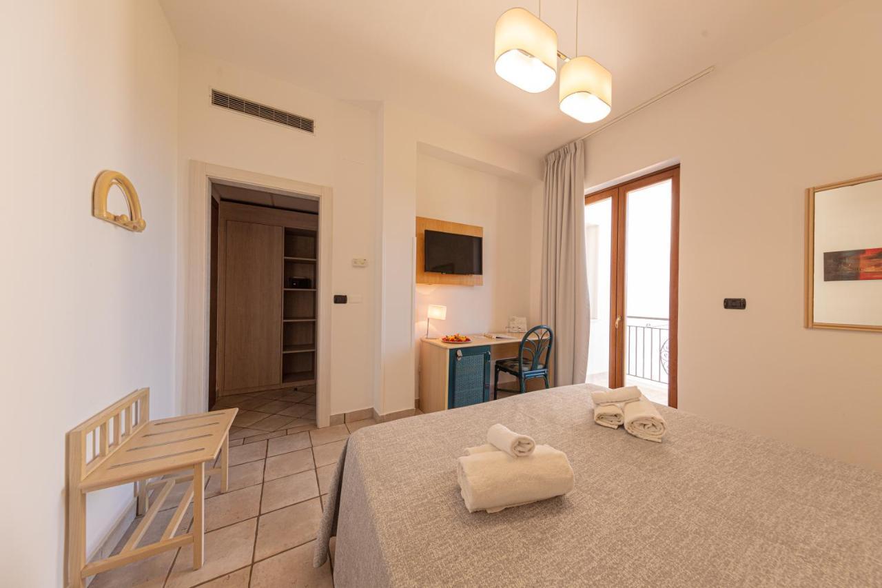 Hotel Baia Del Capitano تْشيفالو المظهر الخارجي الصورة